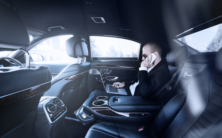 Top Benefits of Hiring a Chauffeur for Corporate Travel